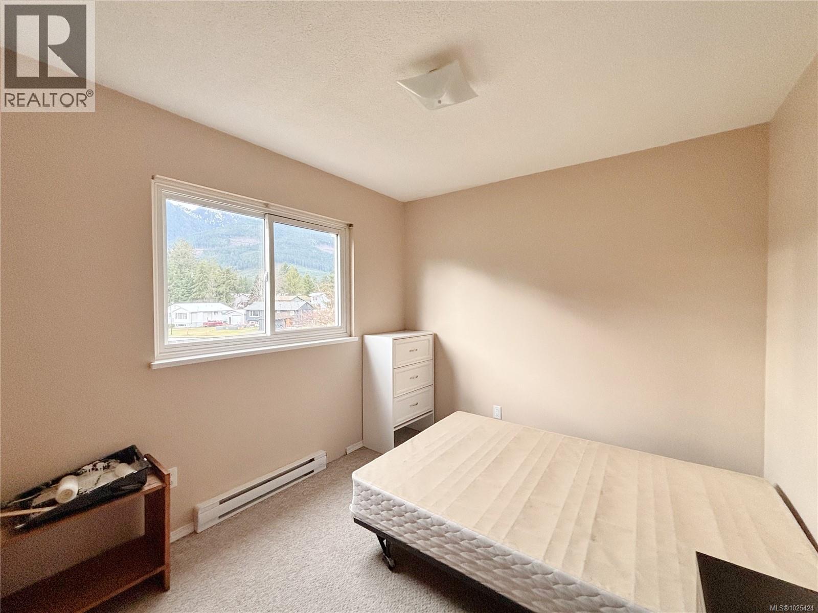 649 Nimpkish Dr, Gold River