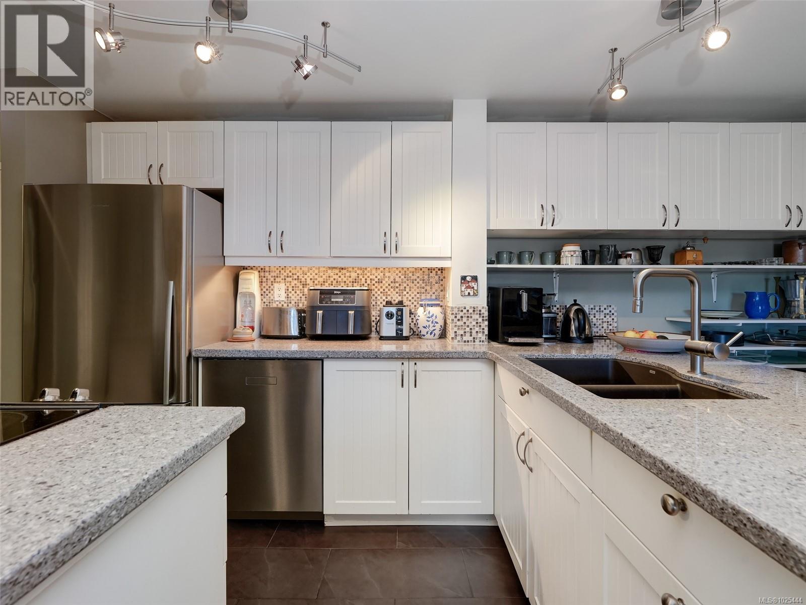 709 103 Gorge Road East, Victoria