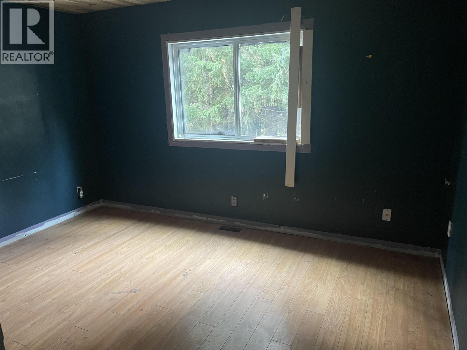 4761 GLEN ROAD, Terrace