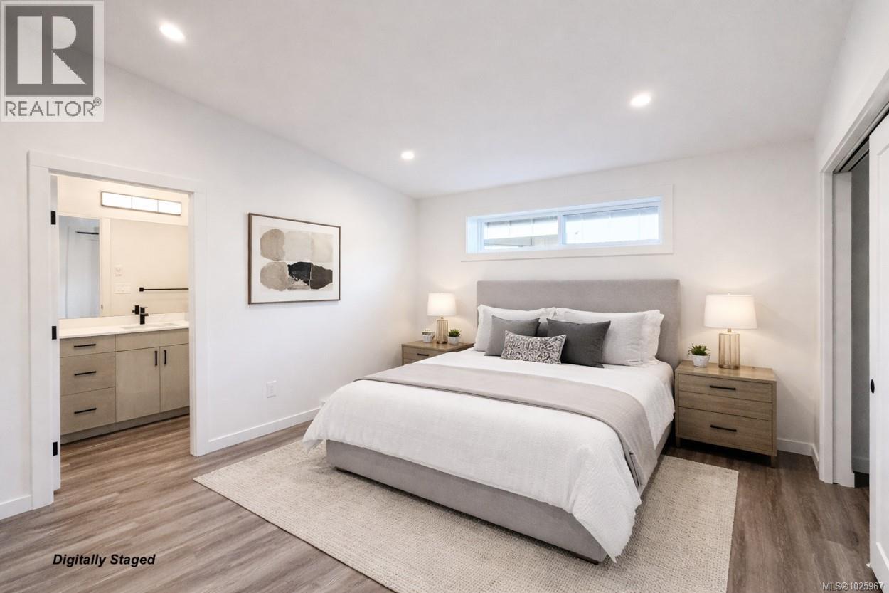 #2 3025 ROYSTON RD - 13