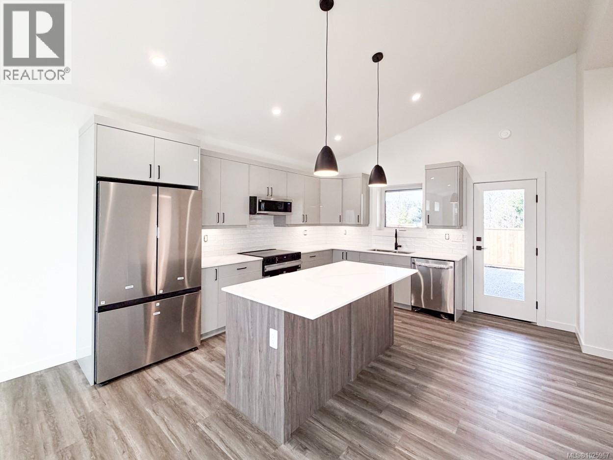 #2 3025 ROYSTON RD - 8