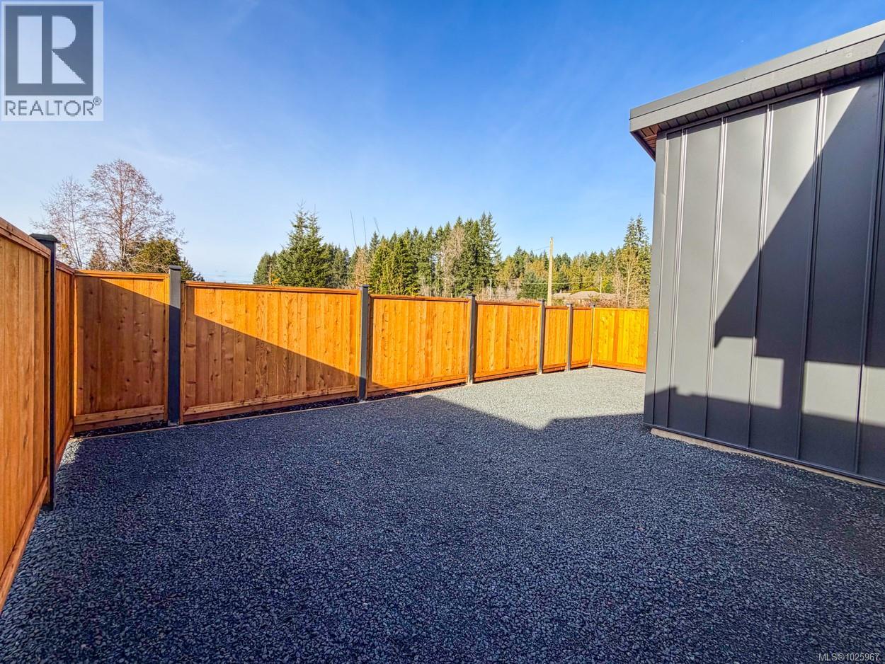 #2 3025 ROYSTON RD - 23