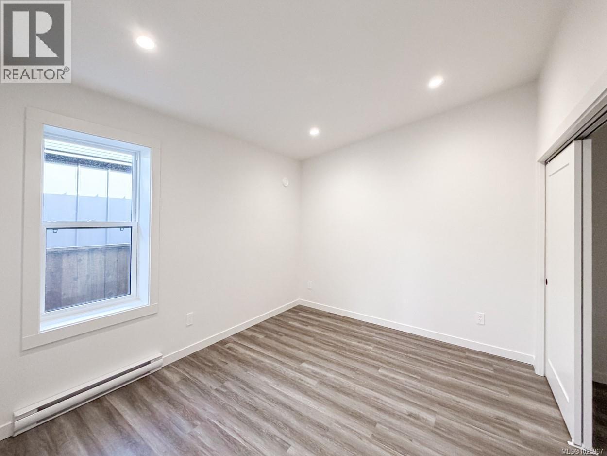 #2 3025 Royston Rd - 15