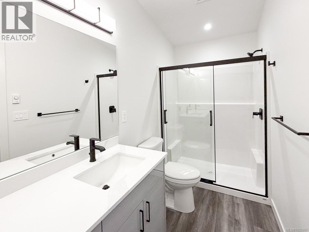 #2 3025 ROYSTON RD - 18