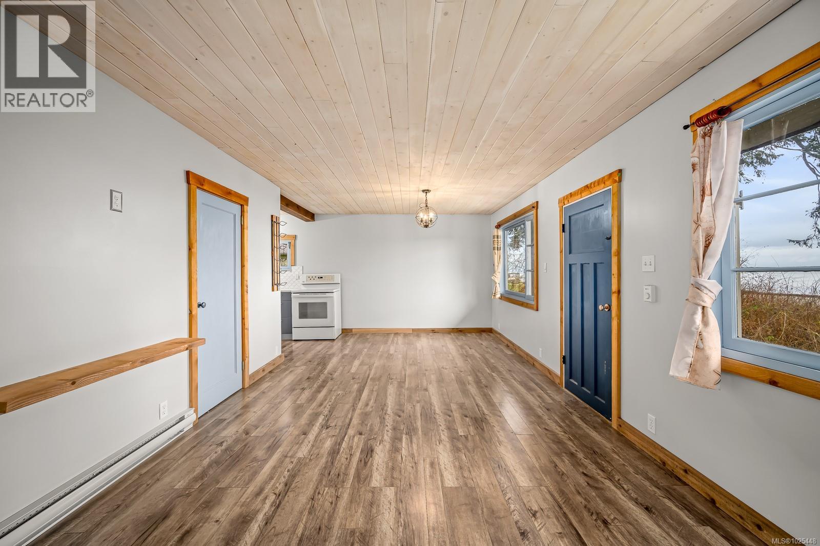 1426 Wilkinson Rd, Comox