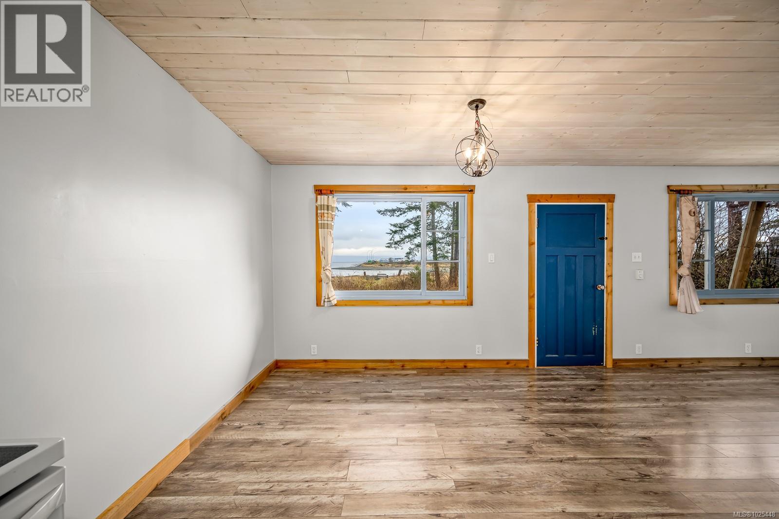 1426 Wilkinson Rd, Comox