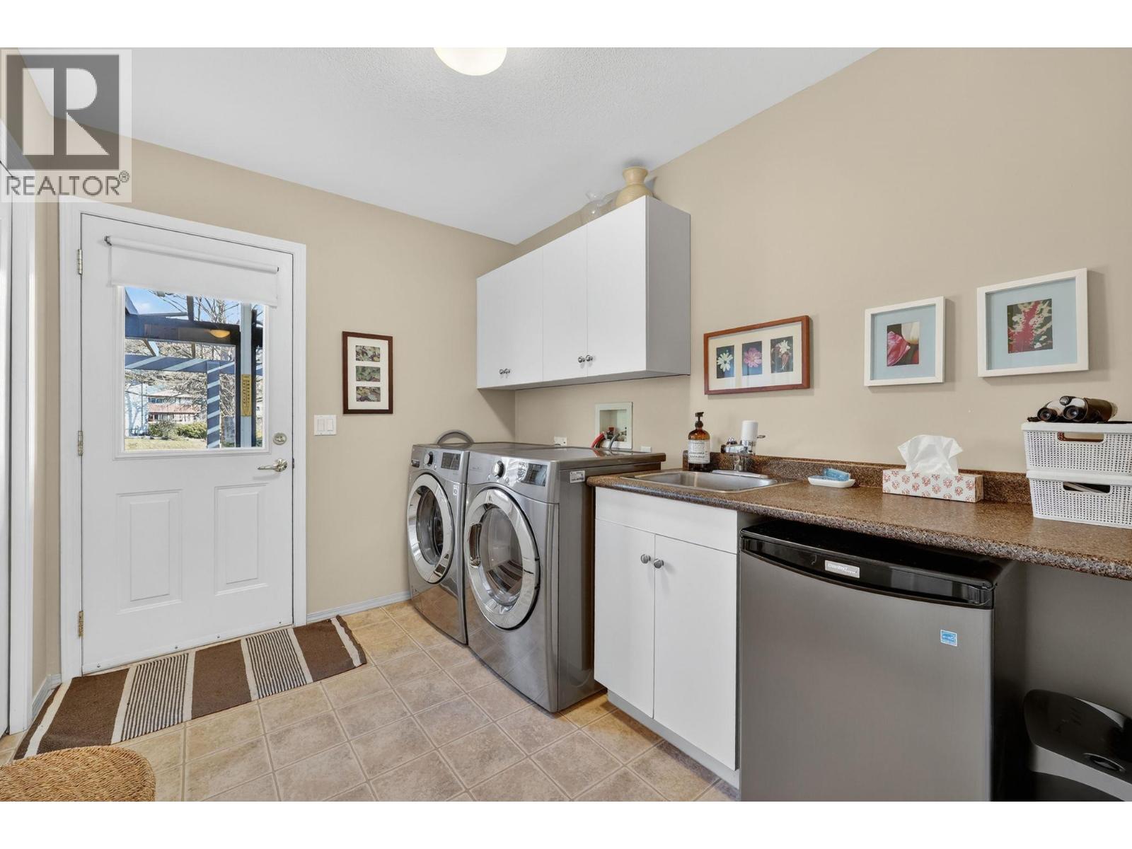  1568 Longley Crescent, Kelowna