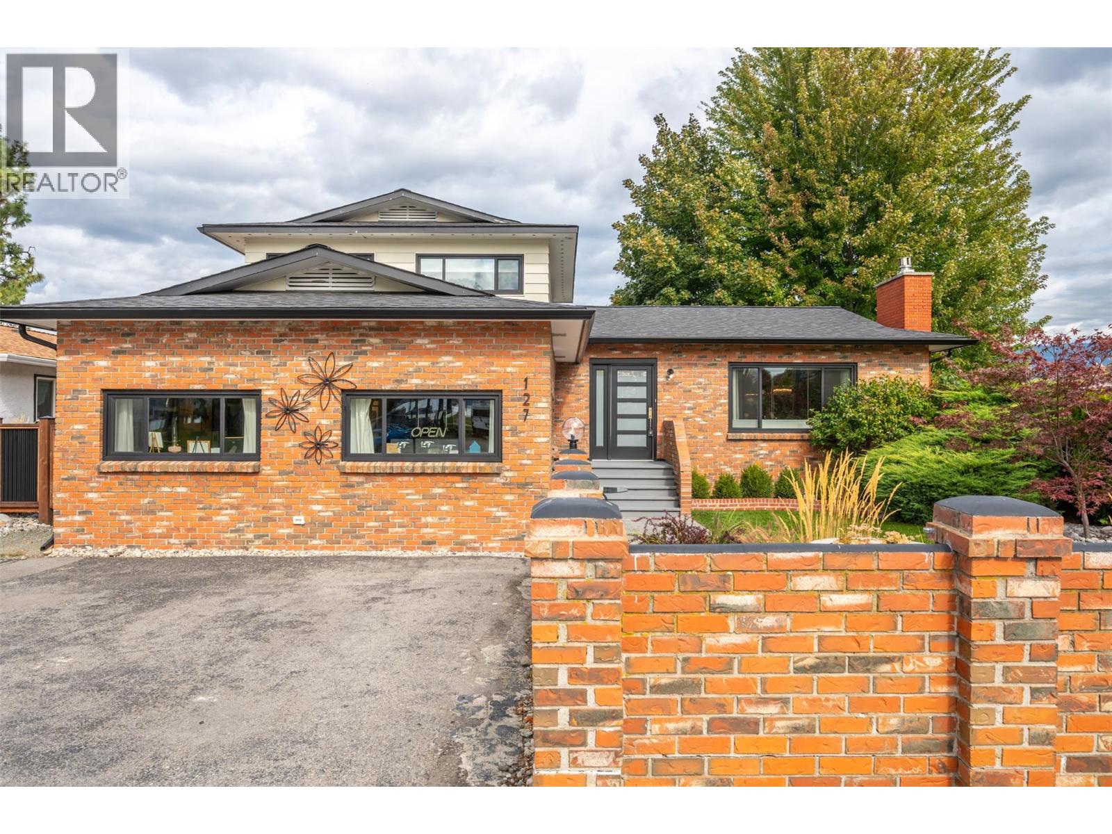  127 Elm Avenue, Penticton