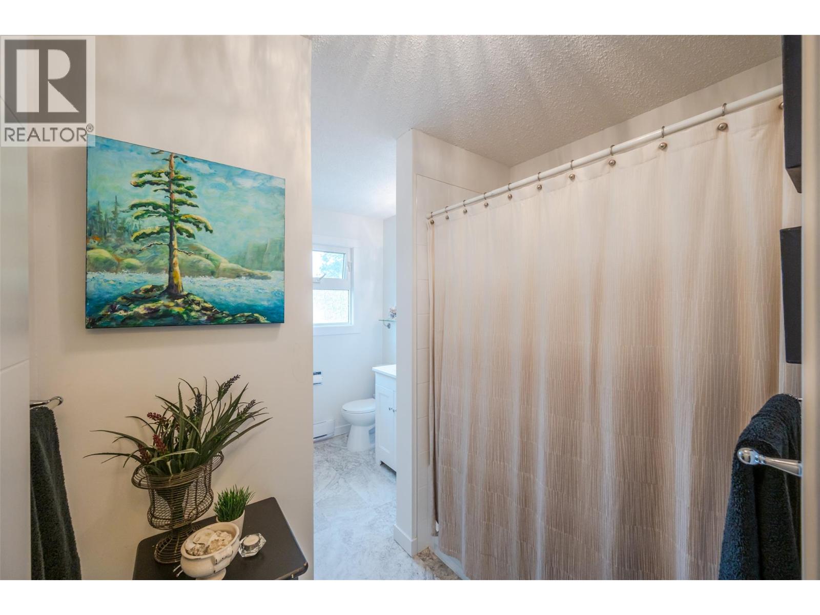  127 Elm Avenue, Penticton