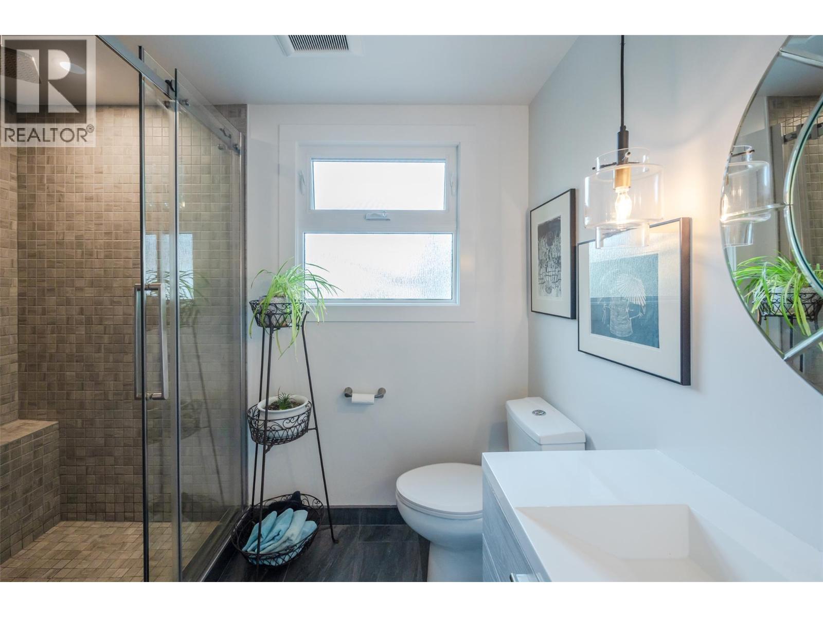  127 Elm Avenue, Penticton