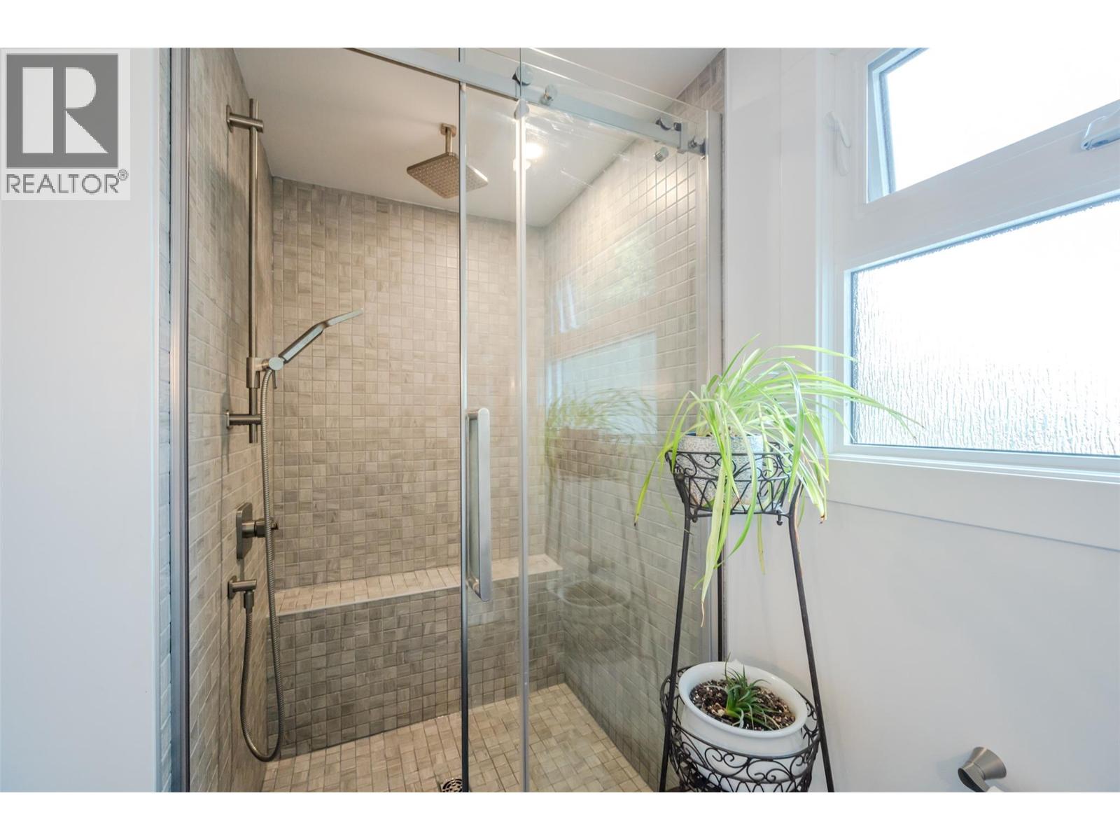  127 Elm Avenue, Penticton