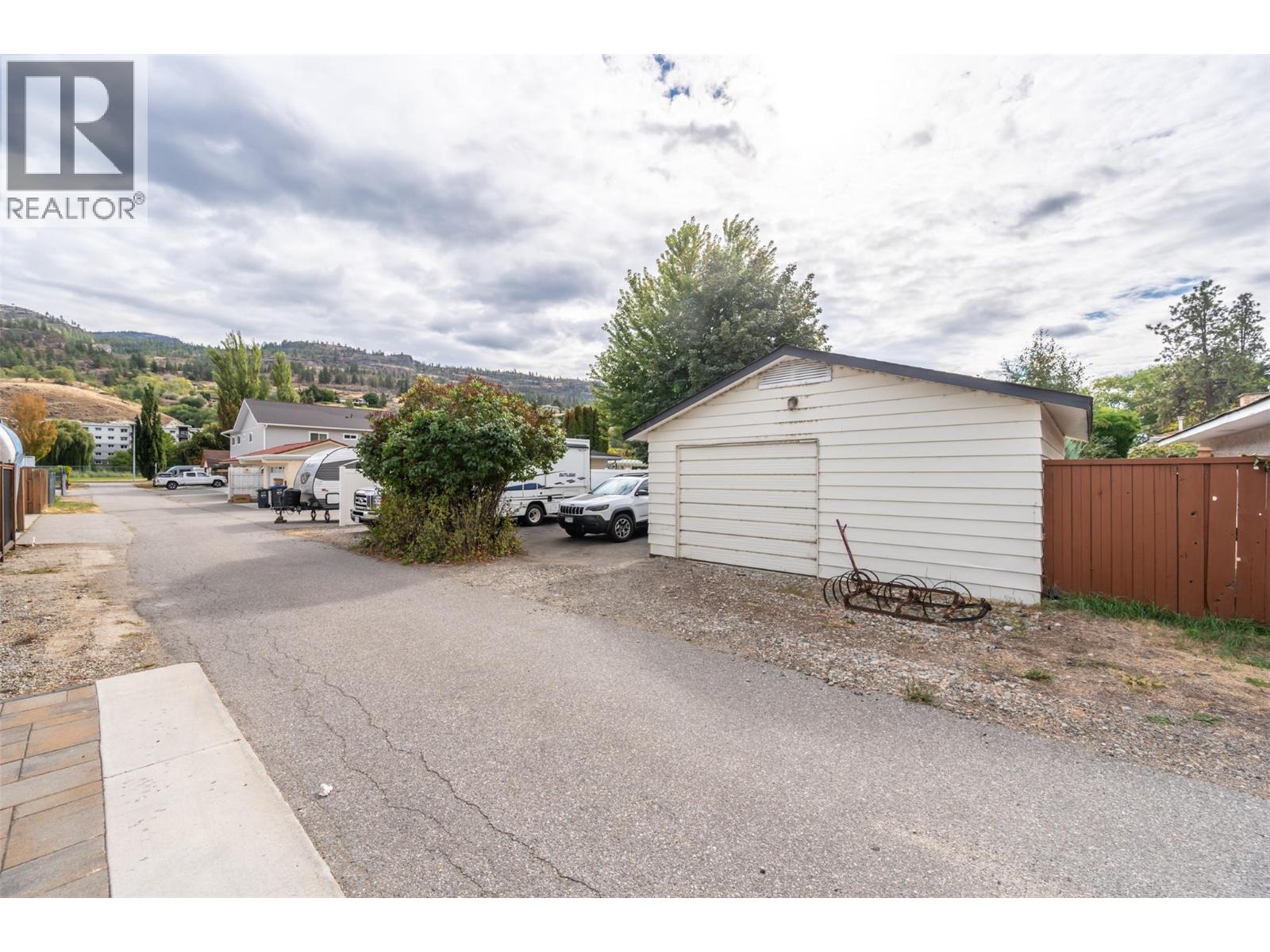  127 Elm Avenue, Penticton
