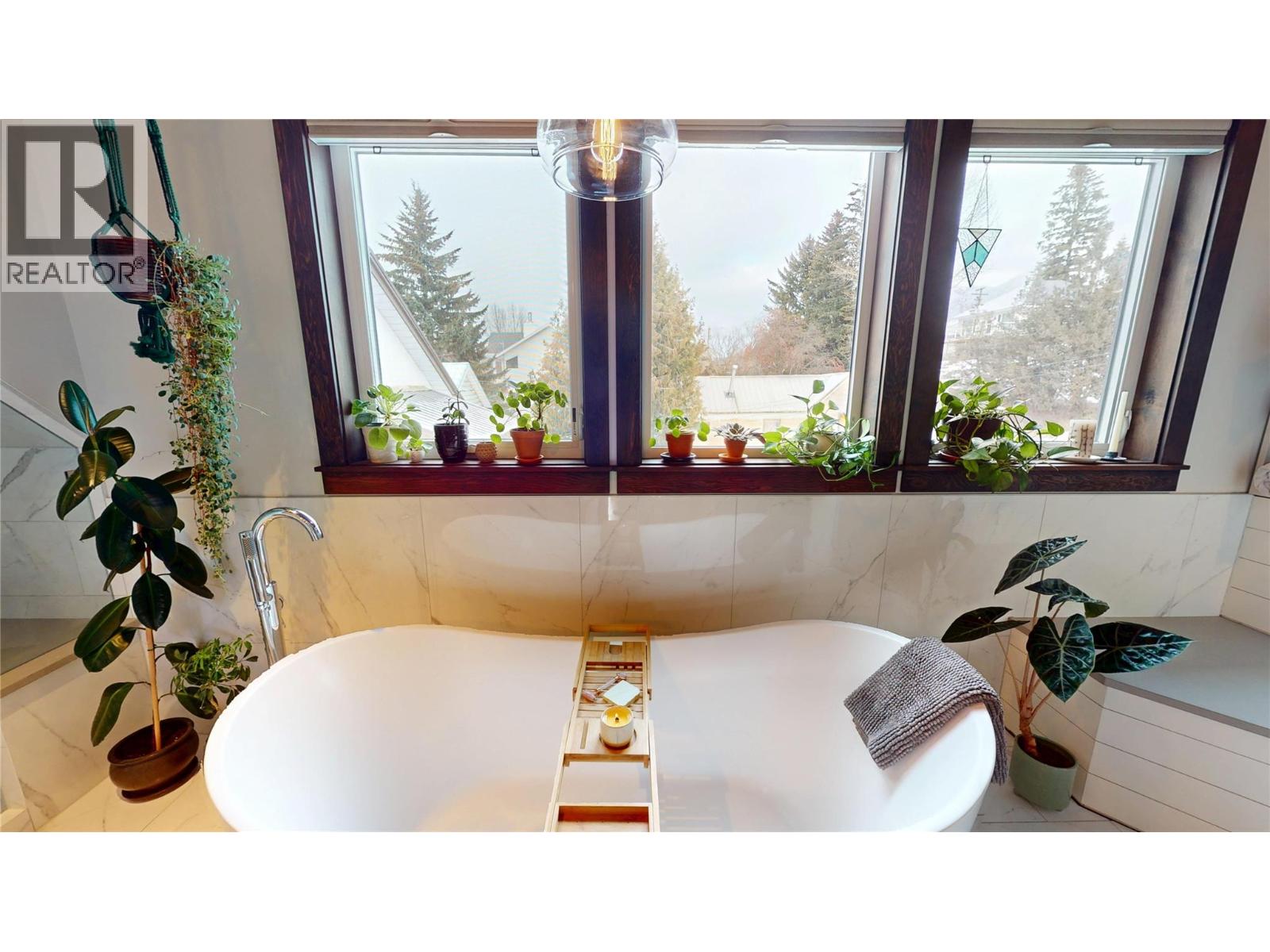 402A 6th Avenue, Fernie