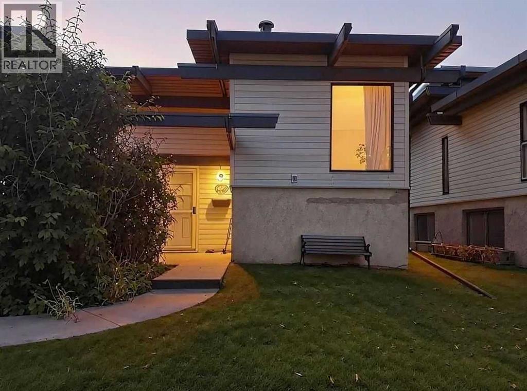 Single Family House Bi-level for Sale in A  Braxton Place SW Braeside Calgary 