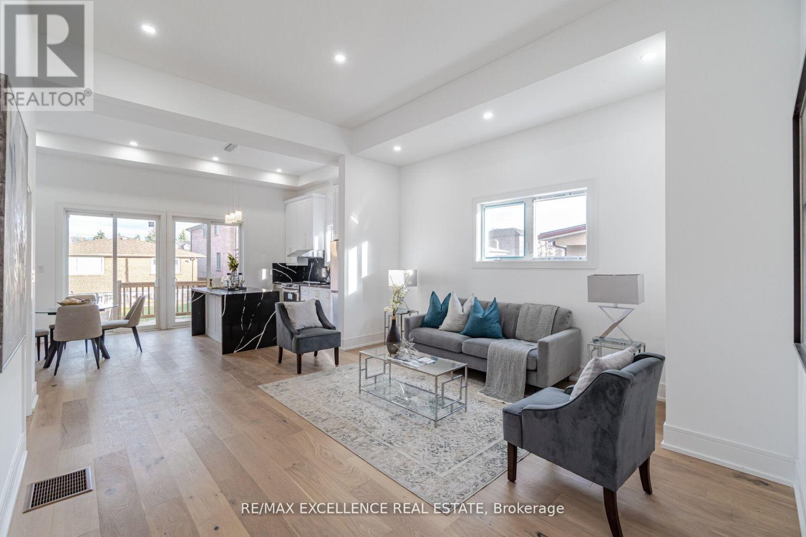 55 RENFIELD STREET - Photo 5 of 40, Toronto (Brookhaven-Amesbury), Ontario