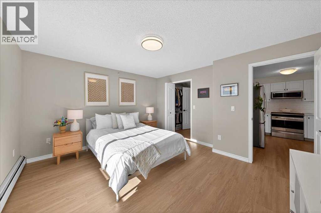 Single Family House for Sale in   Tuscarora Manor NW Tuscany Calgary 