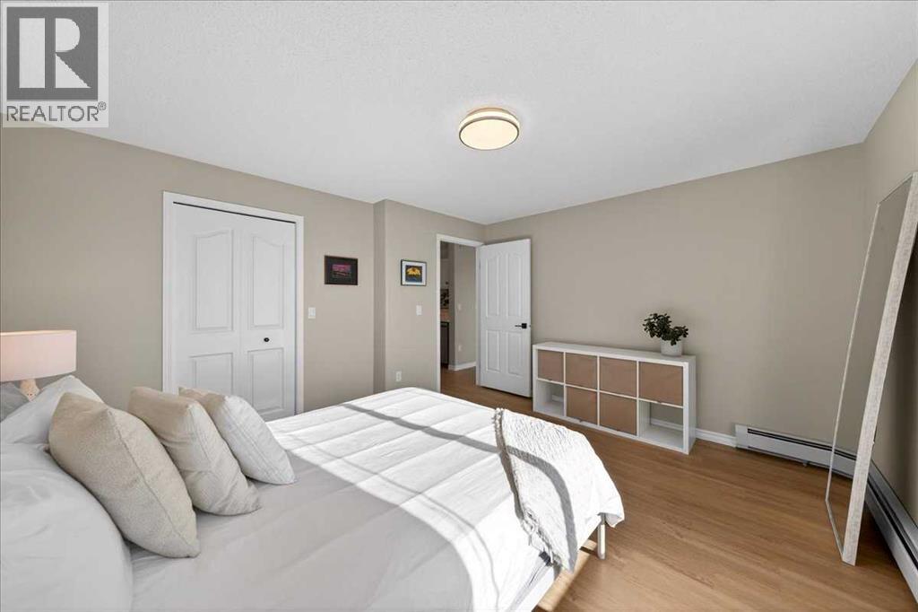 Single Family House for Sale in   Tuscarora Manor NW Tuscany Calgary 