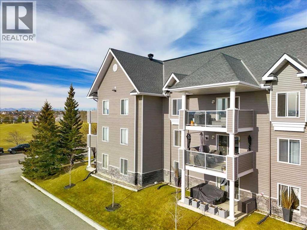 Single Family House for Sale in   Tuscarora Manor NW Tuscany Calgary 