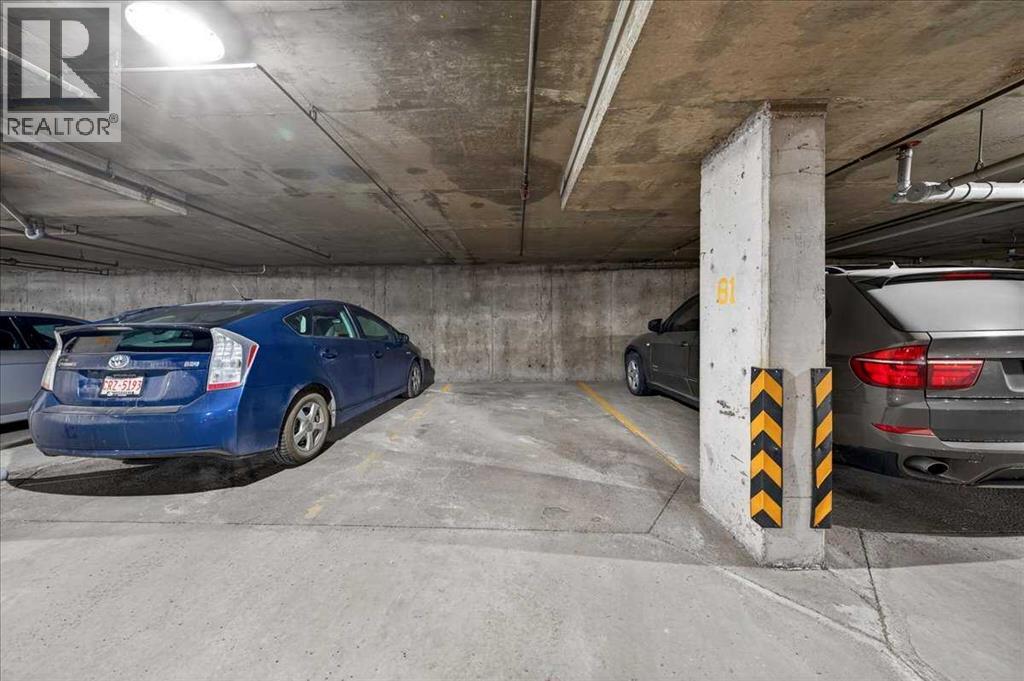 Single Family House for Sale in   Tuscarora Manor NW Tuscany Calgary 