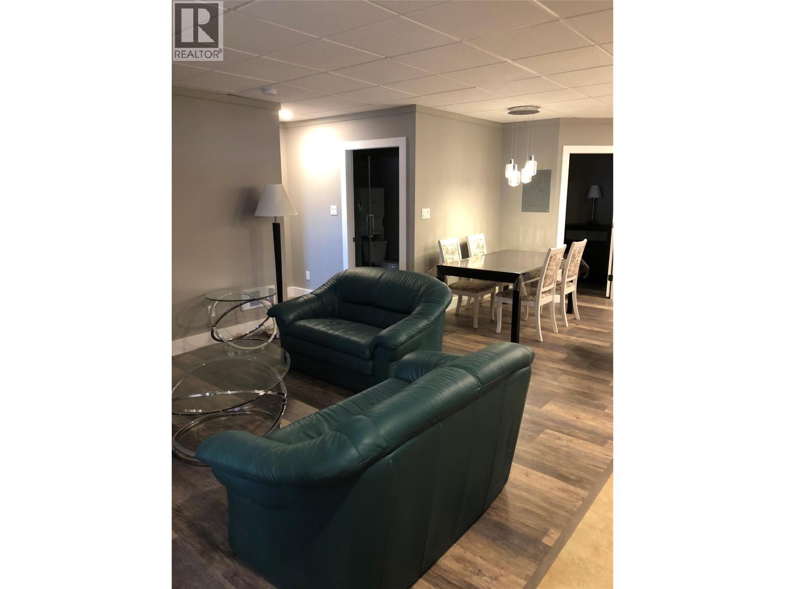 73 TAREN Drive, Clearwater