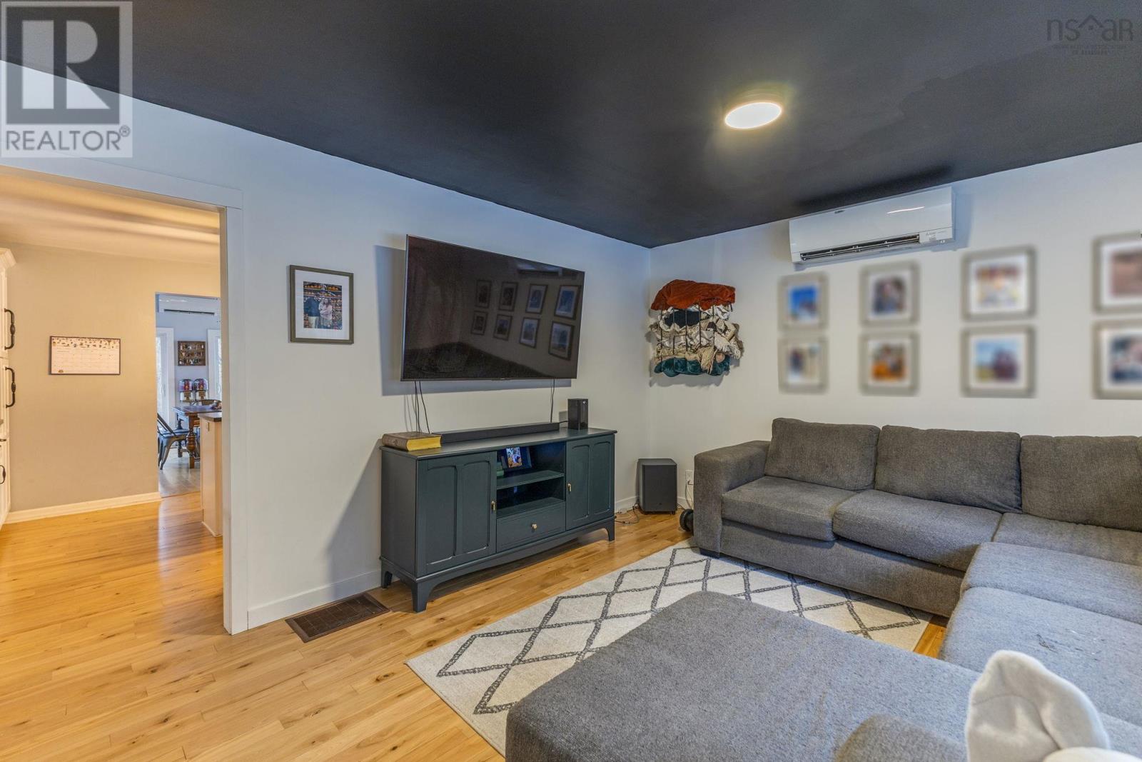 Property 17 of 36 of 2408 Wyvern Road