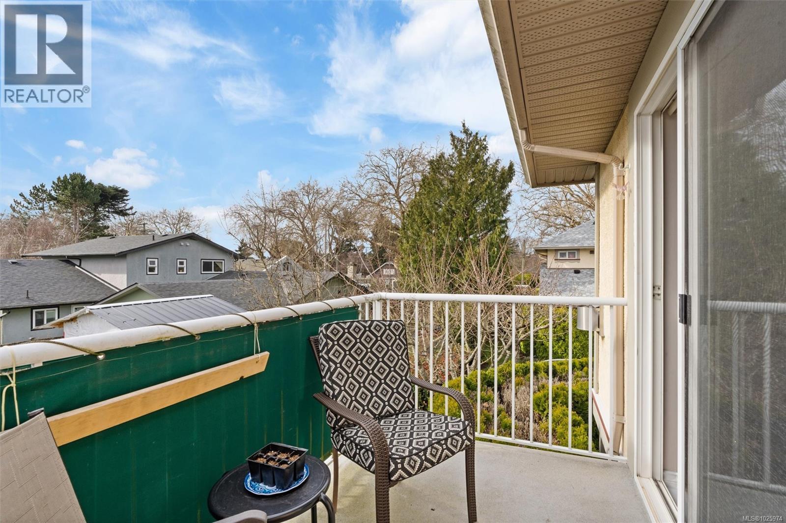 7 2715 Shelbourne Street, Victoria