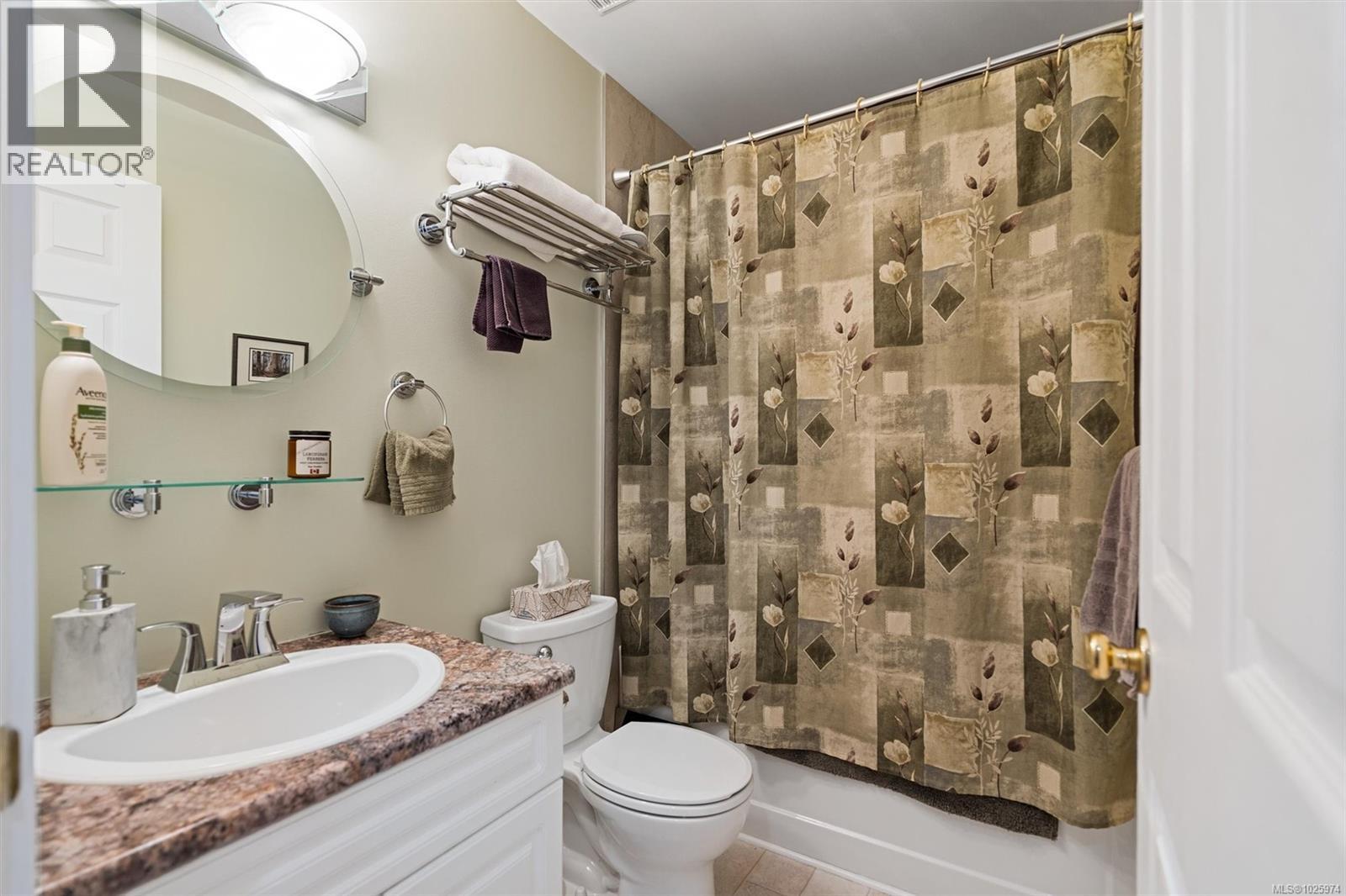 7 2715 Shelbourne Street, Victoria