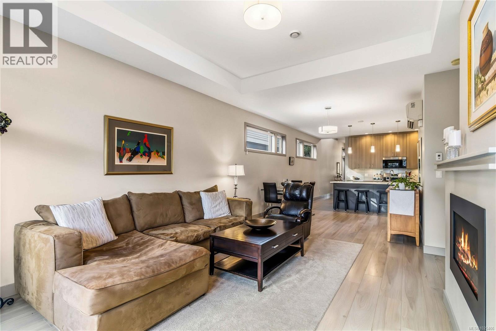 3327 Painter Rd, Colwood