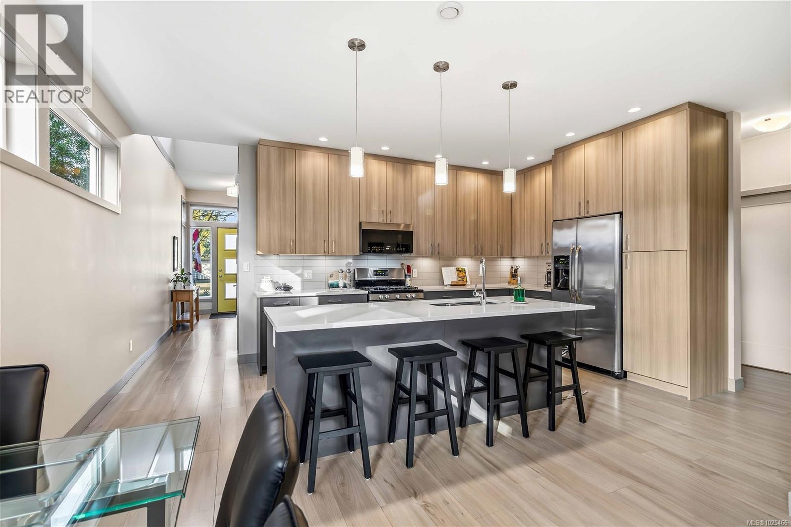 3327 Painter Rd, Colwood