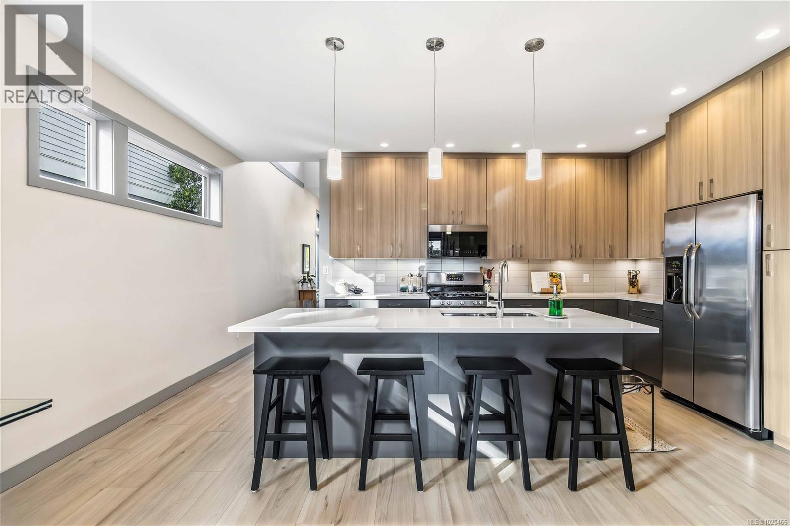 3327 Painter Rd, Colwood