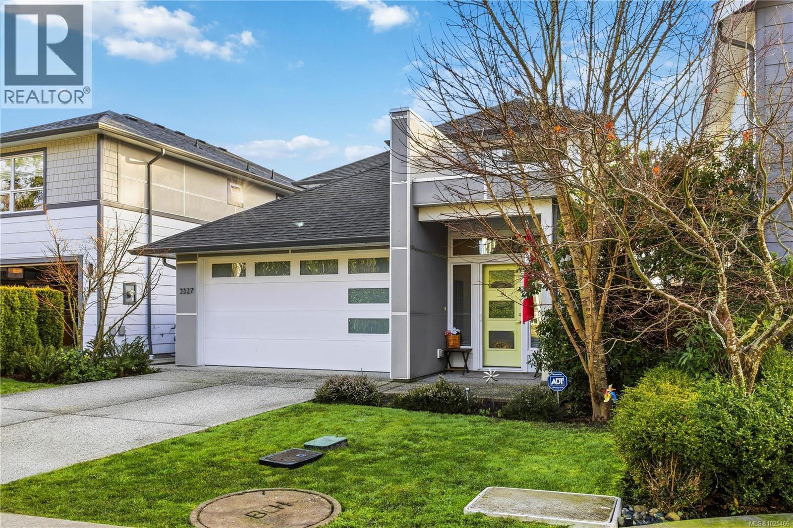 3327 Painter Rd, Colwood