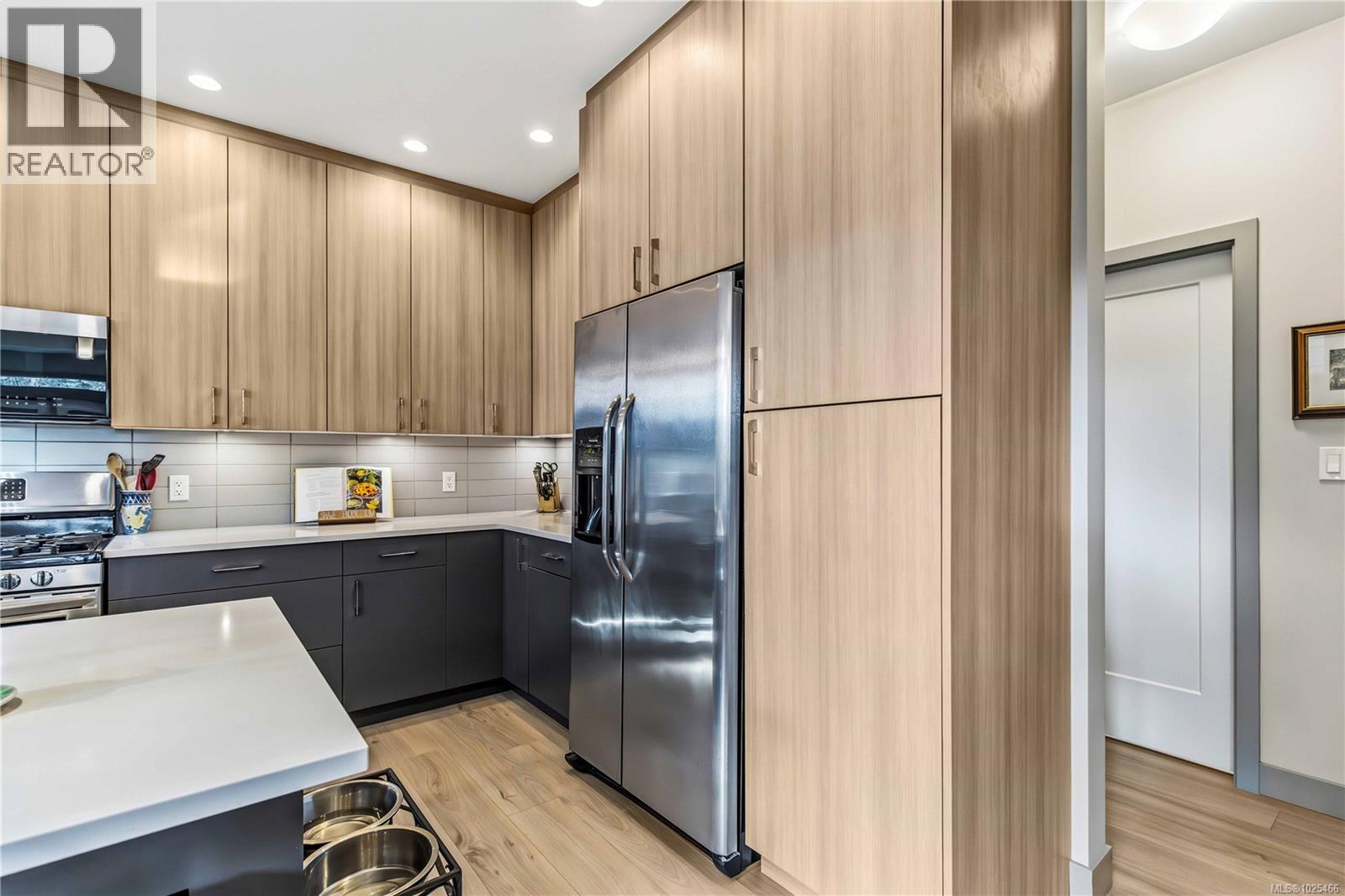 3327 Painter Rd, Colwood