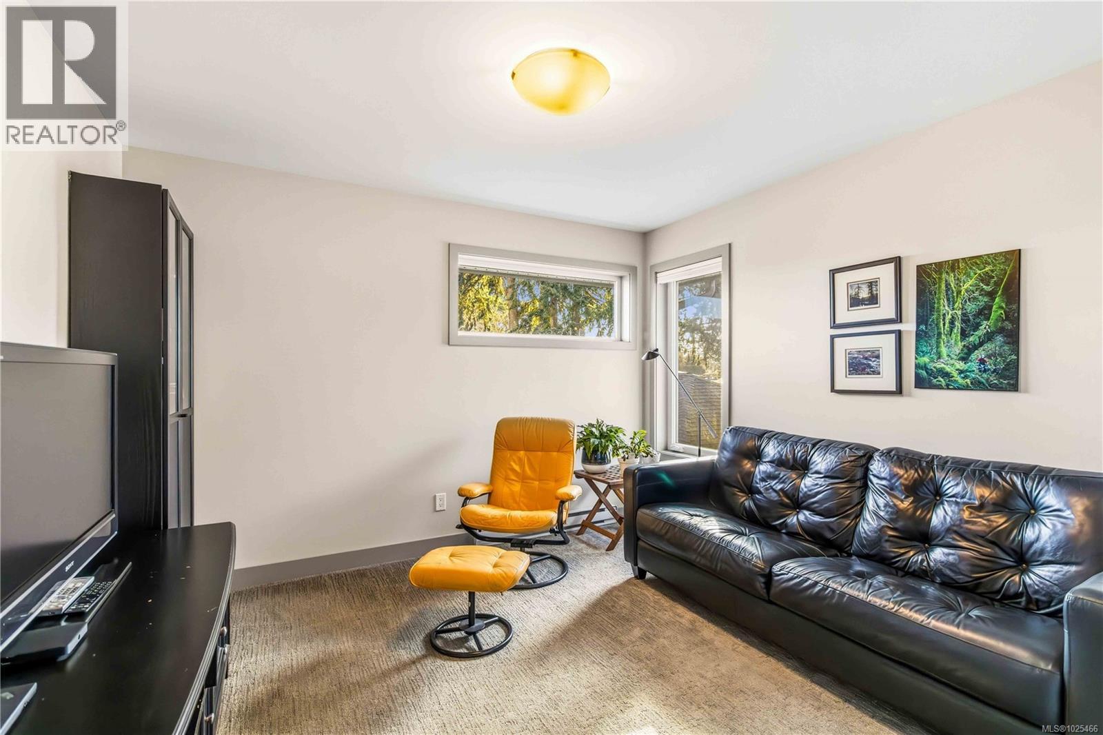 3327 Painter Rd, Colwood