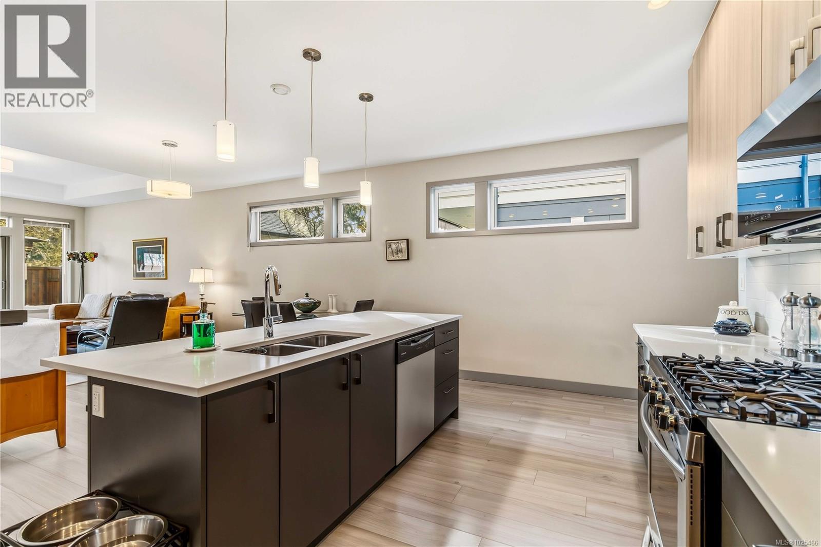 3327 Painter Rd, Colwood