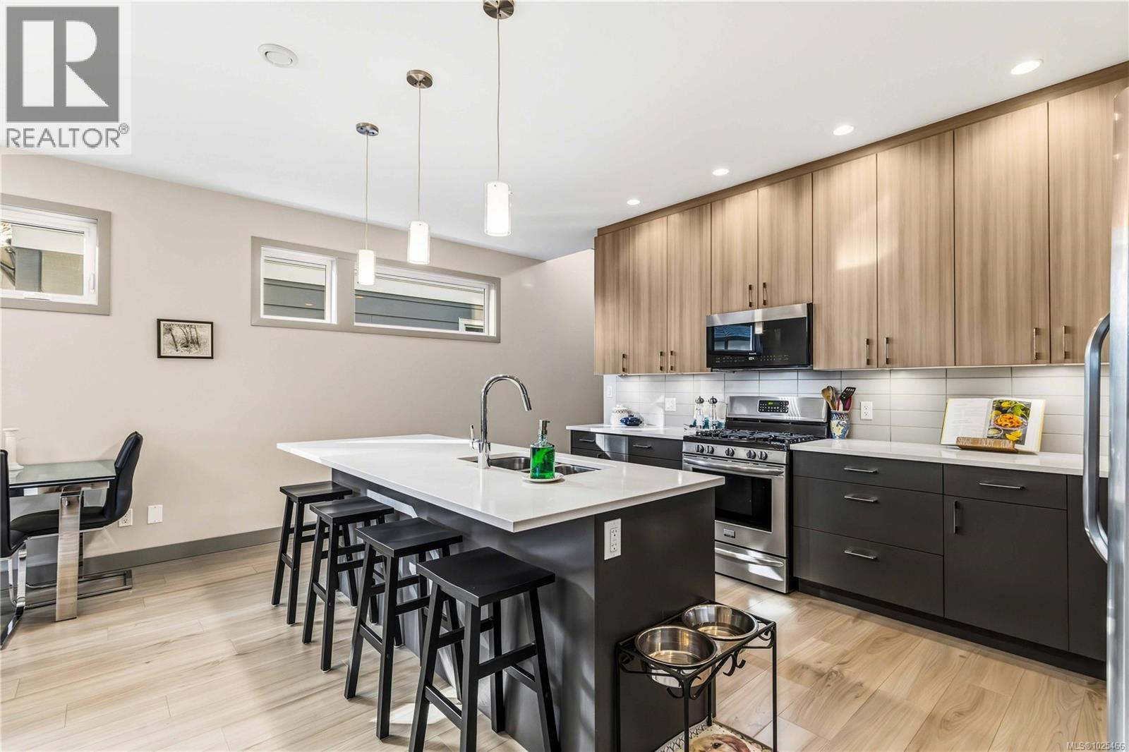 3327 Painter Rd, Colwood