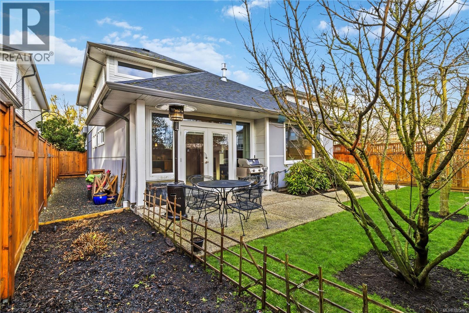 3327 Painter Rd, Colwood