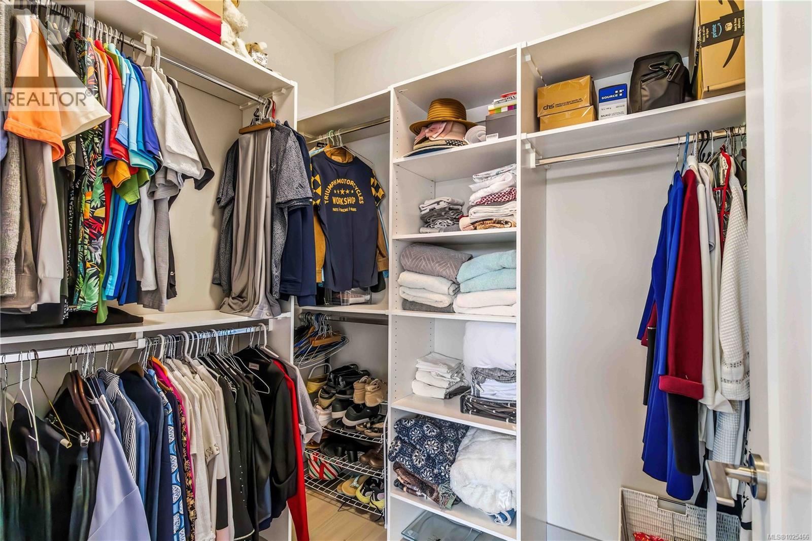 3327 Painter Rd, Colwood