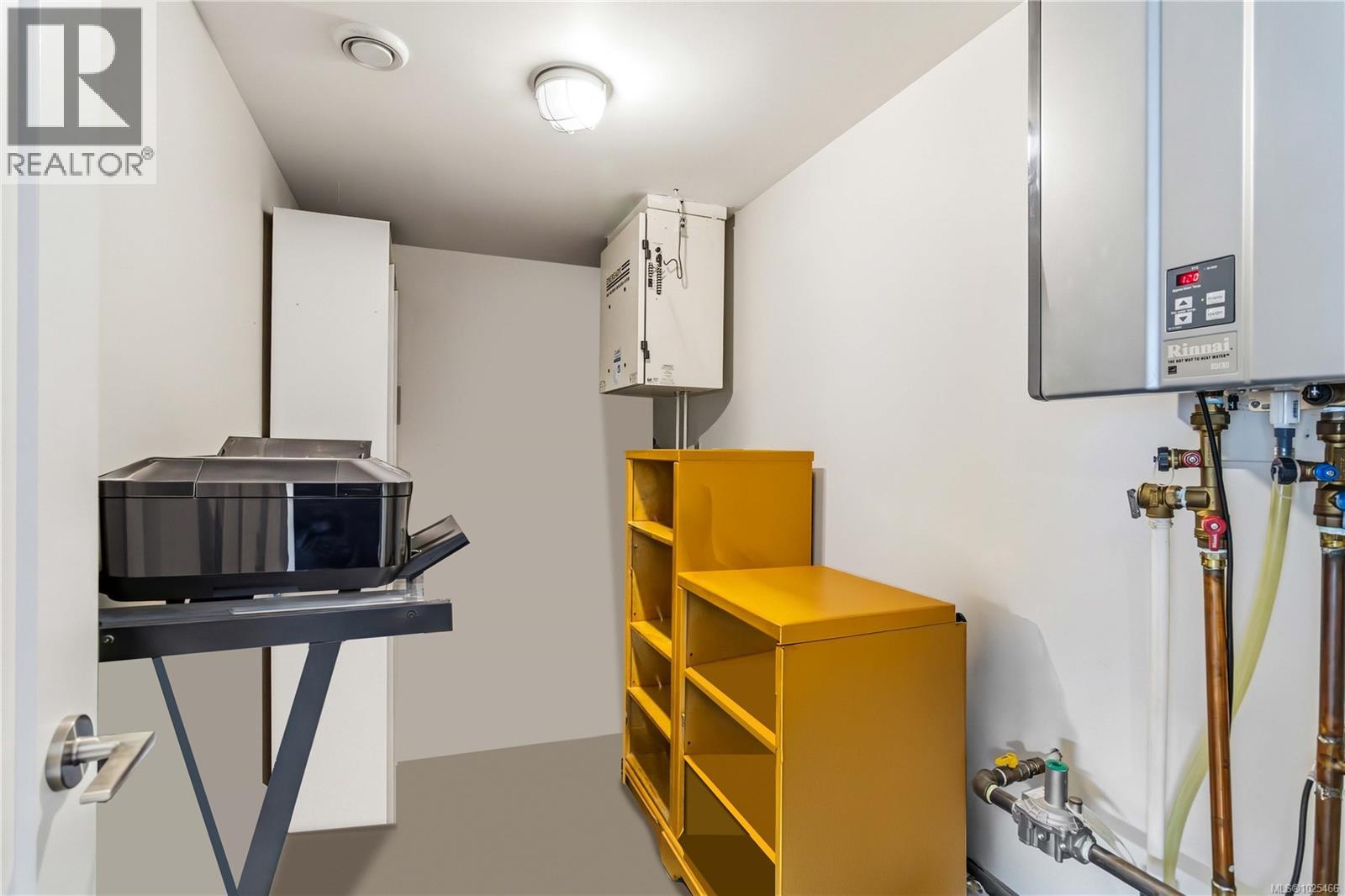 3327 Painter Rd, Colwood