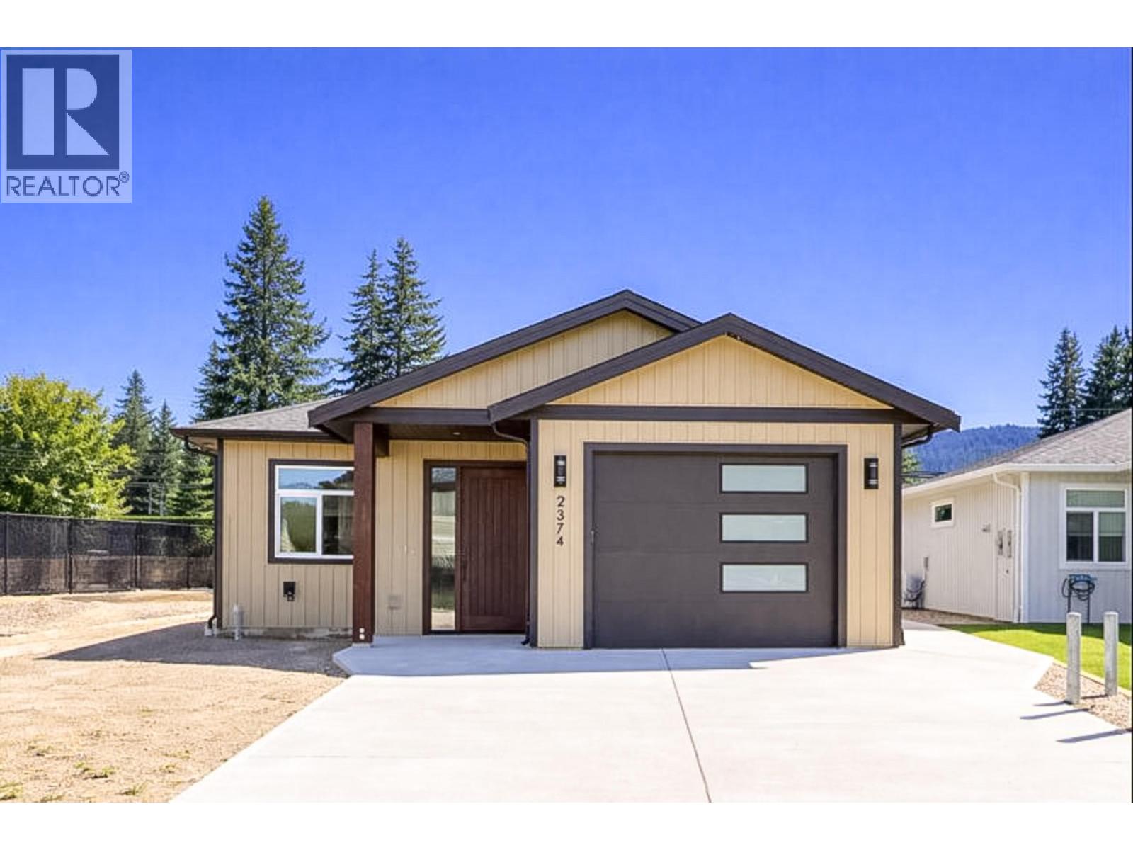 2374 6 Avenue SE, Salmon Arm