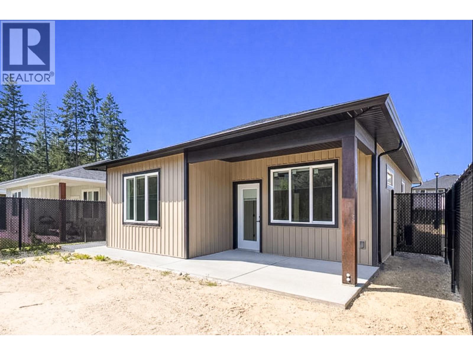 2374 6 Avenue SE, Salmon Arm