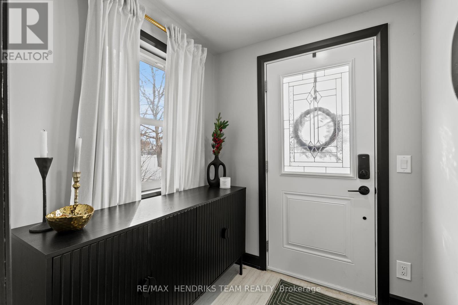 16 HAIG STREET - Photo 4 of 39, St. Catharines (Downtown), Ontario