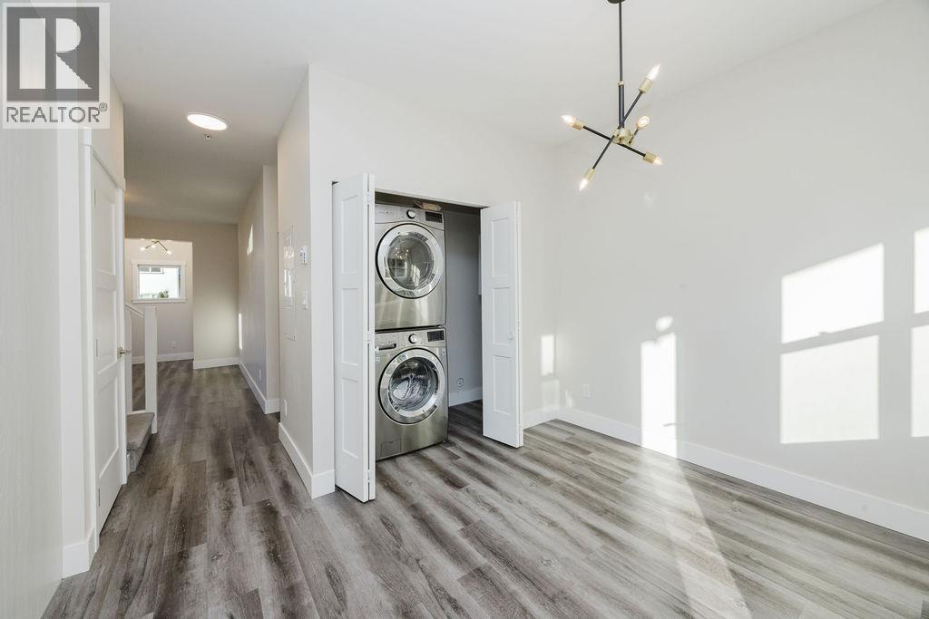 28 950 WOODSWORTH ROAD, Gibsons