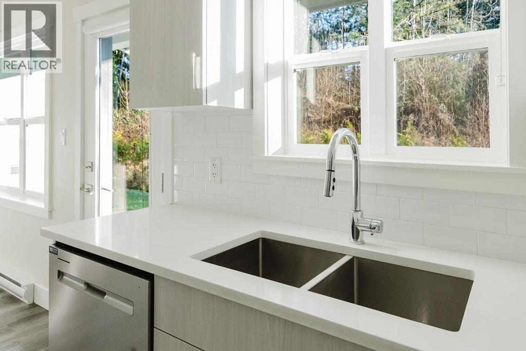 28 950 WOODSWORTH ROAD, Gibsons