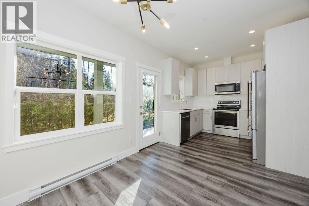 28 950 WOODSWORTH ROAD, Gibsons