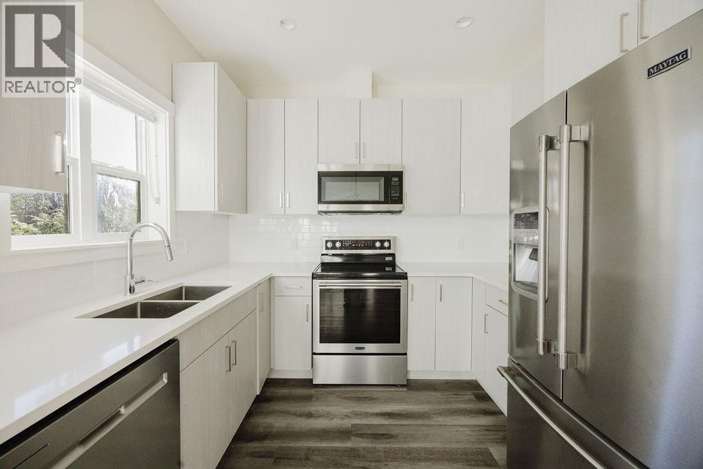 28 950 WOODSWORTH ROAD, Gibsons