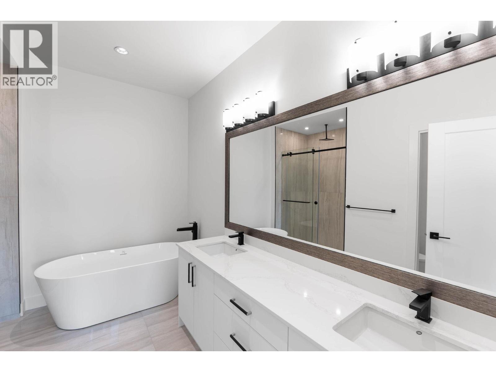 #4 840 Grenfell Avenue Lot# 4 - 14
