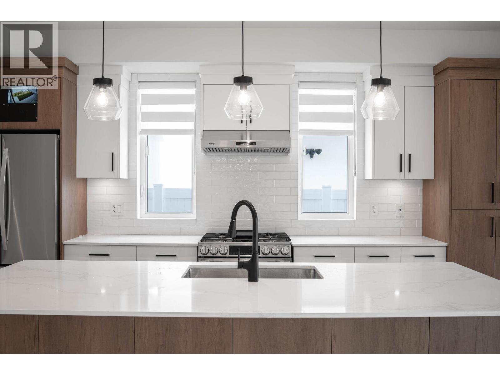 #4 840 Grenfell Avenue Lot# 4 - 4