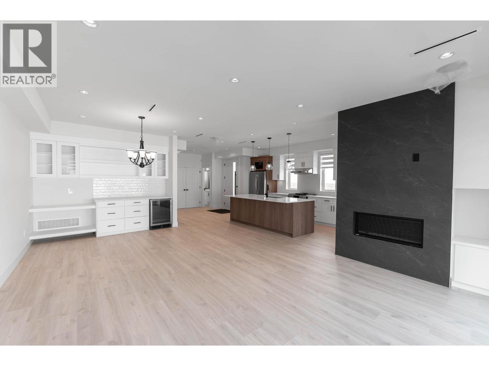 #4 840 Grenfell Avenue Lot# 4 - 5