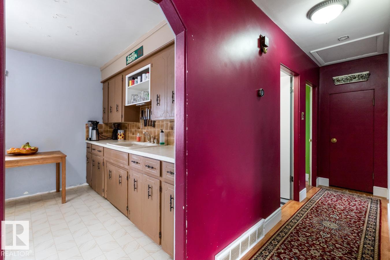 7708 78 AV NW, Edmonton