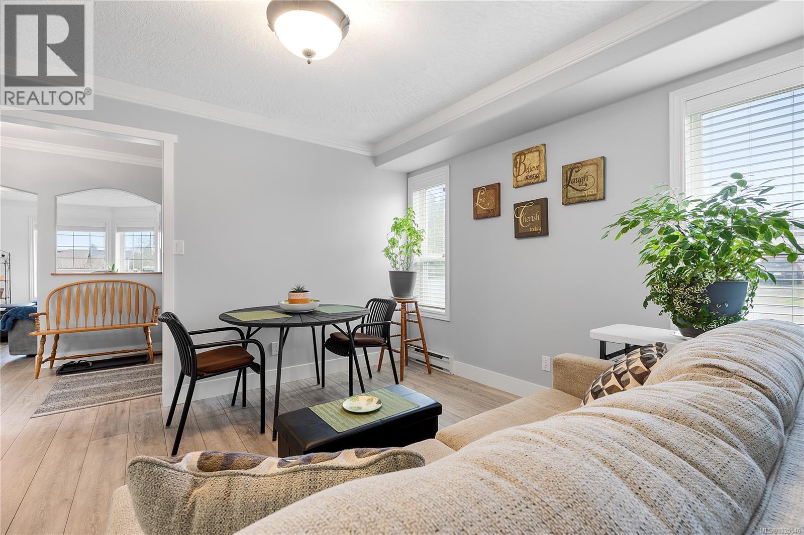 107 Acacia St S, Parksville